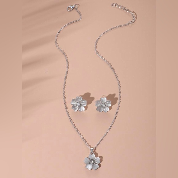 Floral Rhinestone Charm Necklace and Earrings Set - Picture 2 of 5